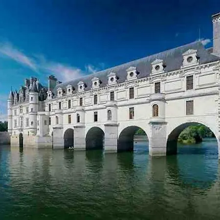 Clos Des Glycines * Lesigny (Vienne)