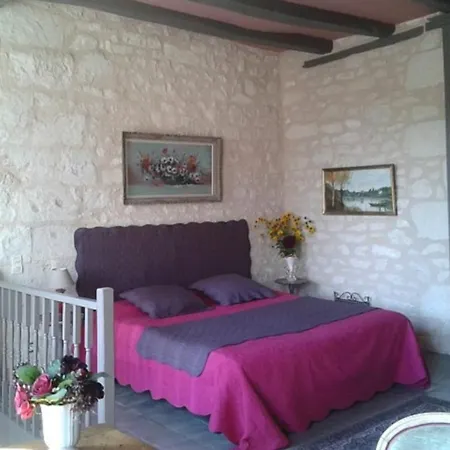 Clos Des Glycines Holiday home Lesigny (Vienne)